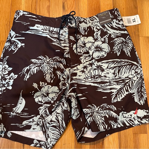 XL Men Nautica Board Swim Shorts - Picture 2 of 2